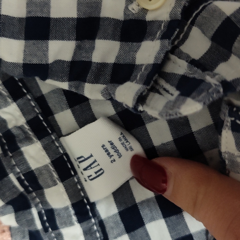 Bundle of 4 boy shirts size 2 Gap and Carter's brand - Picture 6 of 6